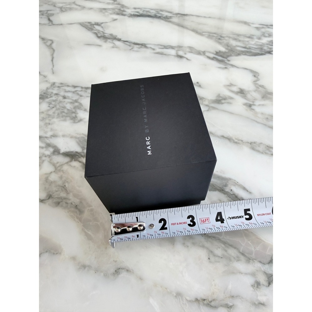 Marc by Marc Jacobs Black Watch Box Replacement Case with Pillow and Booklet - Picture 5 of 5